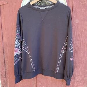 Embroidered Gray Sweatshirt
